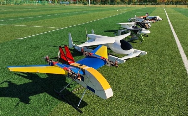 경남도는 ‘미래형 개인항공기’(PAV) 산업의 저변 확대를 위해 진주시·사천시·고성군과 공동으로 ‘2020 도심항공교통(K-PAV) 국제 학술회의’를 13일 개최했다. 학술회의 전시 기체.(사진=경남도 제공)