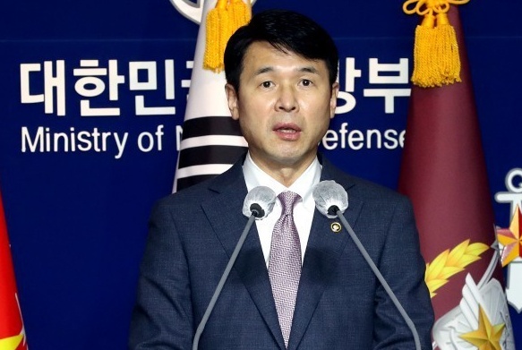 최창원 국무조정실 국무1차장이 11일 서울 용산구 국방부에서 주한미군기지 반환 관련 브리핑을 하고 있다.