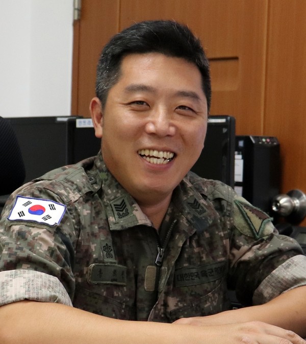 신속한 판단·대처로 소중한 생명을 살린 육군군수사령부 예하 탄약지원사 5탄약창 소속 홍희선 상사.(사진=육군군수사령부 제공)