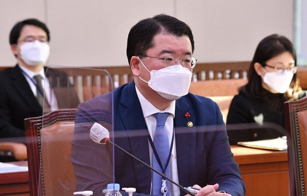 최종건 외교부 1차관이 6일 오전 국회에서 열린 이란의 한국케미호 나포 관련 외교통일위원회 긴급간담회에 참석하고 있다.(사진=외교부 제공)