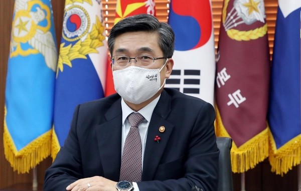 서욱 국방부 장관이 27일 오후 서울 용산구 국방부 청사에서 개최한 신년 출입기자단 간담회에서 기자들의 질문에 대답하고 있다.(사진=국방부 제공)