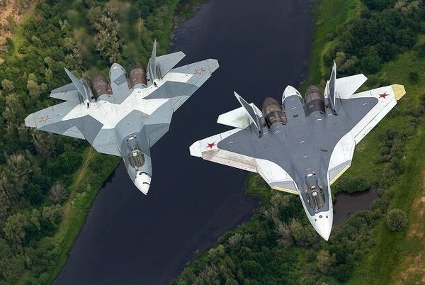 비행 중인 러시아 Su-57 스텔스기.(사진=러시아 국방부)