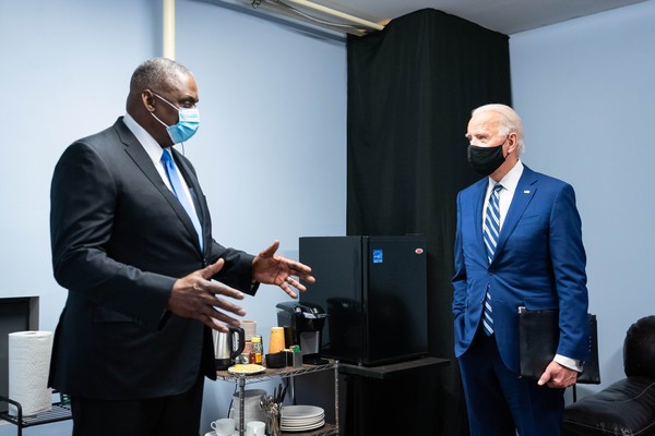 조 바이든 미국 대통령과 로이드 오스틴 국방장관.(사진=로이드 오스틴 국방장관 트위터 갈무리)