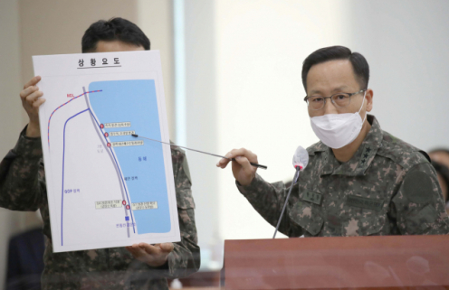 박정환 합동참모본부장이 17일 국회 국방위원회 전체회의에 출석해 22사단 귀순자 상황보고를 하고 있다.(사진=국방부 제공)