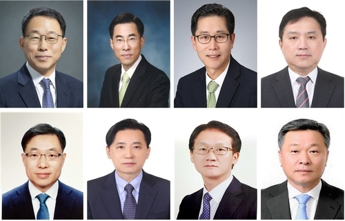 문재인 대통령은 26일 병무청장·관세청장·산림청장·인사처장과 과학기술정보통신부·통일부·국토교통부 차관 등 8명의 차관급 인사를 단행했다. 윗줄 왼쪽부터 시계방향으로 김우호 인사혁신처장, 용홍택 과기부 1차관, 조경식 과기부 2차관, 최영준 통일부 차관, 정석환 병무청장, 임재현 관세청장, 황성규 국토교통부 2차관, 최병암 산림청장 내정자. (사진=청와대 제공)