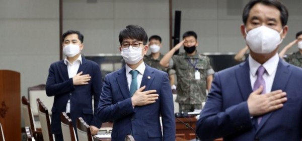 제2회 상생발전협의회를 진행하고 있는 관계자들(사진=국방부 제공)