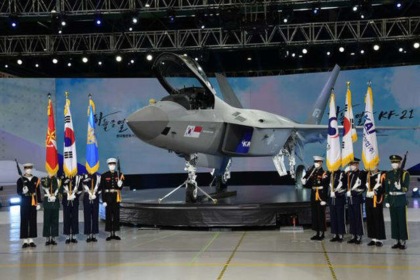 9일 경남 사천시 한국항공우주산업(KAI)에서 한국형 전투기 보라매(KF-21) 시제 1호기 출고 행사가 진행되고 있다.(사진=방위사업청 제공)