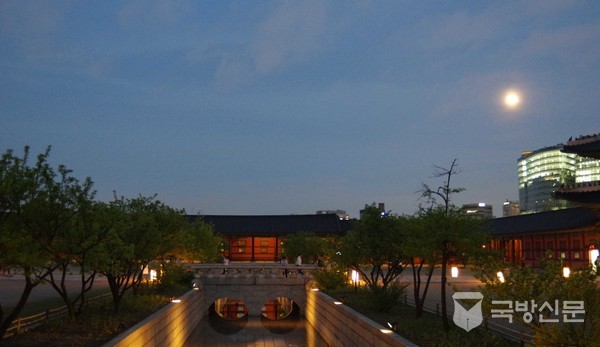 영제교 야경과 보름달 