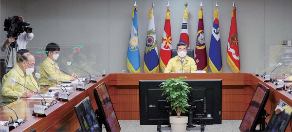 지난 7일 전군 주요지휘관회의를 주관하고 있는 서욱 국방부 장관(사진=국방부 제공)