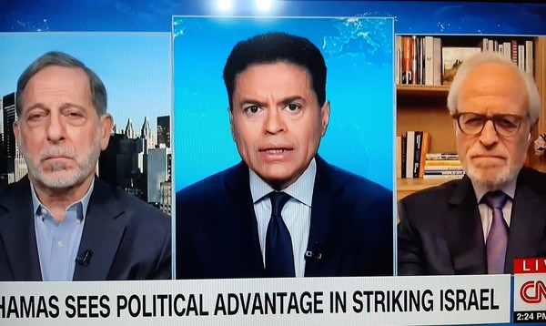 충돌의 원인을 분석하는 CNN (사진:CNN방송 갈무리)