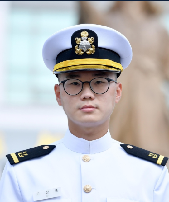 3대를 이어 해군장교로 임관한 오상준 소위(사진=해군 제공)