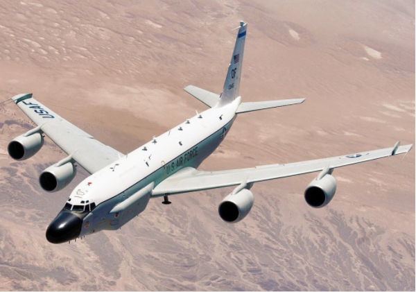                                                                 미국의 정찰기 RC-135