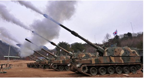                                    레드백 장갑차의 위용