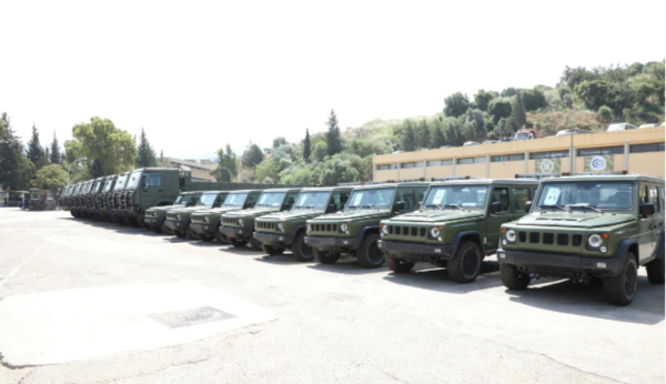 중국은 군사 원조의 일환으로 2021년 6월 레바논에 군용차량 100대를 인도했다. (사진:레바논 군제공)