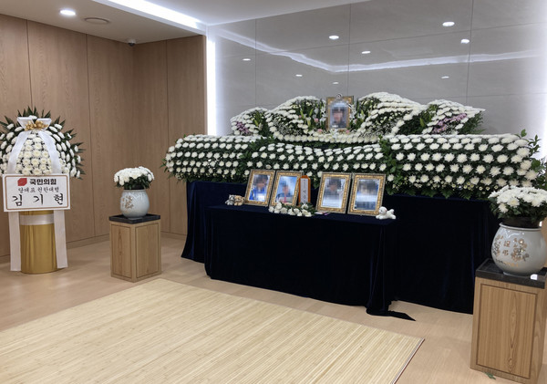 공군 성추행 피해 사망 이 중사 빈소 모습.