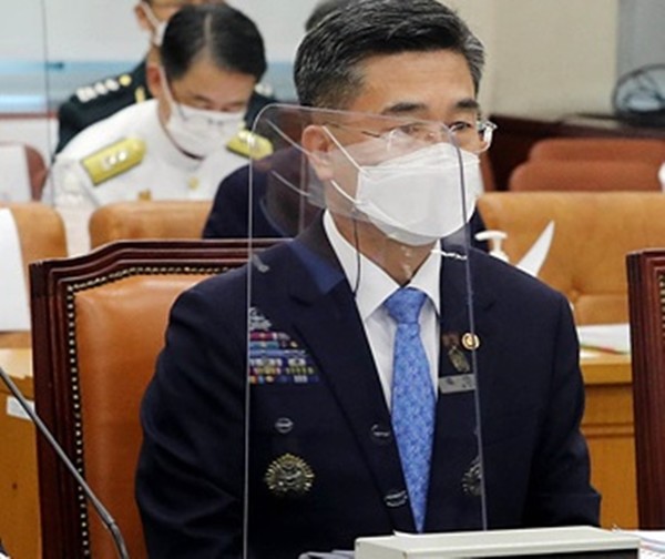 서욱 국방부장관이 26일 국회 국방위에 출석해 의원들의 질의에 답변하고 있다.(사진=국회공동사진기자단)