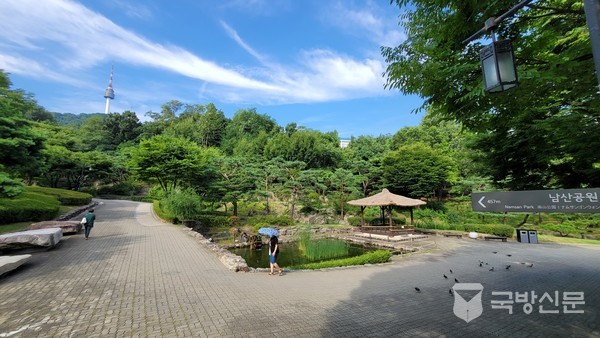 인근 주민이나 관람객들로 붐벼야 하는 관어지 주변이나 계곡 주변 한가하다. 코로나19로 거리두기를 끝나고 나면 예전처럼 많이 찾았으면 한다.