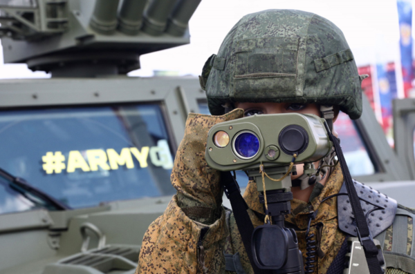 세르게이 쇼이구 러시아 국방장관은 이번 전시의 결과로 러시아가 5천억 루블 상당의 45건의 무기 계약을 체결할 것이라고 말했다.