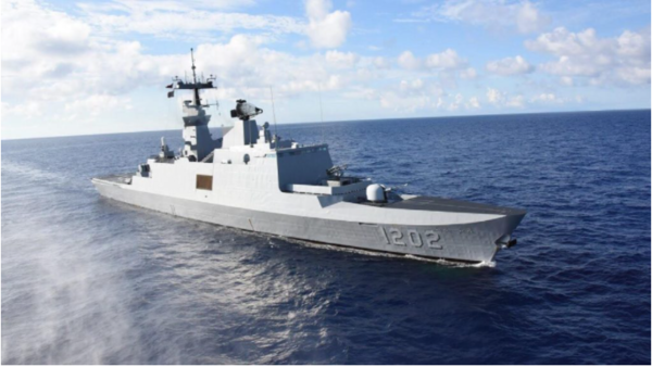 캉딩급은 중화민국 대만 해군의 호위함이다. 프랑스 해군의 라파예트급을 기반으로 자체적인 무장을 탑재하였다. 6척 모두 프랑스 로리앙 해군 조선소에서 건조 후 대만에 인도되었다.