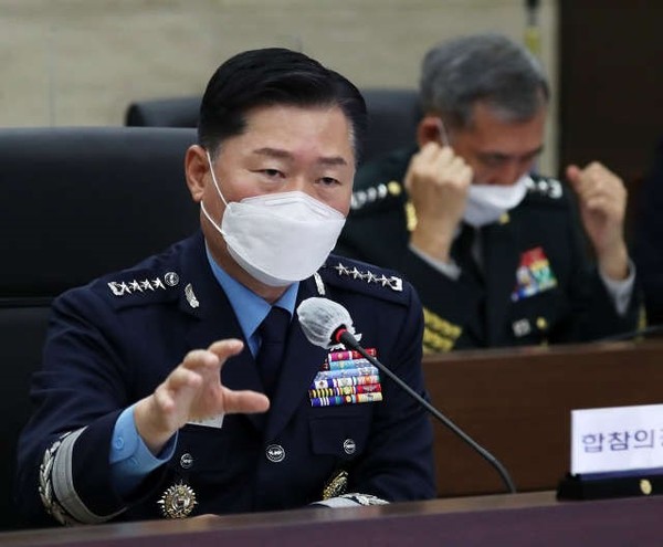 원인철 합동참모본부 의장 등이 6일 서울 용산구 합동참모본부 청사에서 열린 국방위원회 합동참모본부 국정감사에서 의원들의 질문에 답변하고 있다. (사진=국회사진기자단 제공)