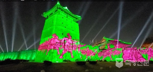 미디어아트쇼는 무예하는 모습을 서북공심돈을 배경으로 선보였다. 현대 총검술과 같은 느낌이다.