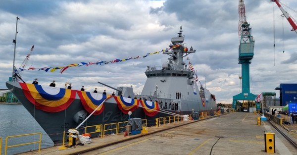 최신예 호위함으로 격상돼 다시 태어나 9일 울산 현대중공업에서 진수식을 가진 새 천안함. (사진=해군 제공)