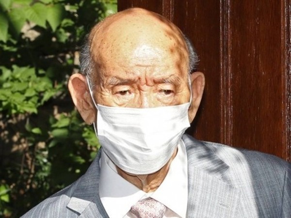 전두환 전 대통령이 23일 오전 8시40분쯤 자택에서 90세를 일기로 별세했다.(국방신문 자료 사진)