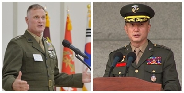 김태성 해병대사령관(오른쪽)과 스티븐 러더 미국 태평양해병부대(MFP) 사령관.(사진=해병대사령부 제공)