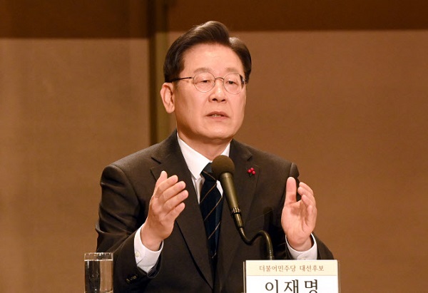 12월 30일 서울 중구 프레스센터에서 열린 한국신문방송편집인협회 토론회에서 이재명 더불어민주당 대선후보가 발언을 하고 있다. (사진=공동취재단)