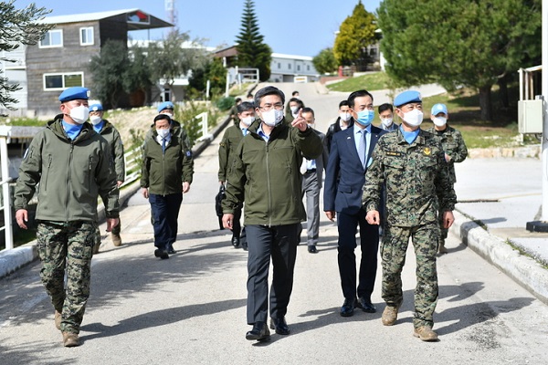 서욱 국방부 장관이 18일(현지시간) 레바논 동명부대를 방문해 엄정한 기강을 강조했다. (사진=국방부 제공)