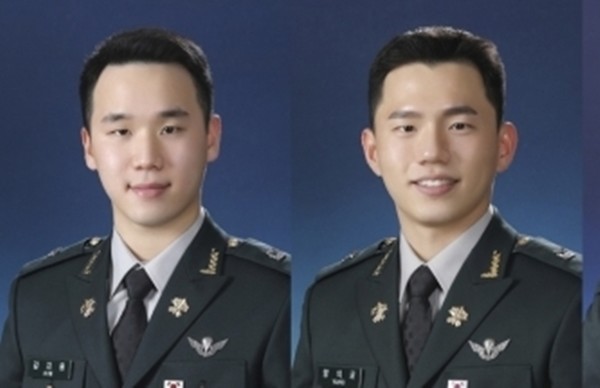 4일 열린 육군사관학교 제78기 졸업·임관식에서 김지용 소위(왼쪽)가 대통령상을, 양석균 소위가 국무총리상을 각각 받았다. (사진=육군 제공)