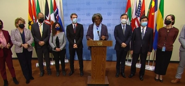 린다 토머스-그린필드 주유엔 미국대사가 한미일 등 11개국 공동성명을 낭독하고 있다. (사진=유엔웹TV 갈무리, 연합뉴스)