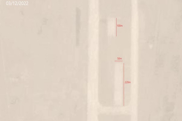 위성사진 서비스 '플래닛 랩스'가 지난 12일(현지시간) 평양 순안비행장 북쪽 활주로와 유도로 사이에서 포착한 콘크리트 토대. (사진=VOA 홈페이지 재인용)