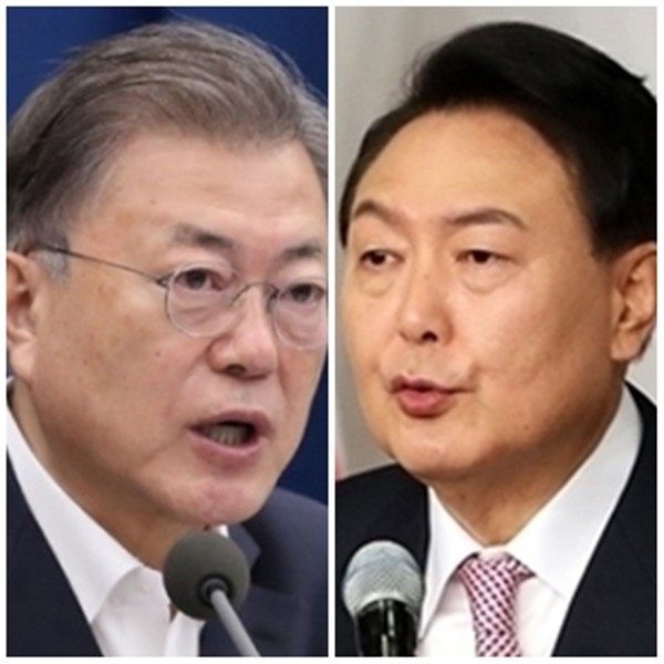 문재인 대통령(왼쪽)과 윤석열 대통령 당선인.