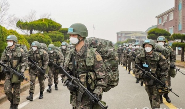 지난달 23일 충남 논산 육군훈련소에 입소한 훈련병들이 20km 행군훈련을 하고 있는 모습. 이 사진은 기사의 특정 사실과 관계 없음.(자료 사진=육군훈련소 제공)