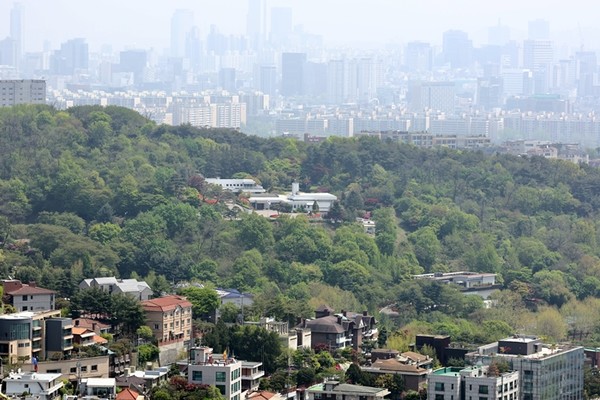 멀리서 바라본 외교장관 공관.(사진=연합뉴스)