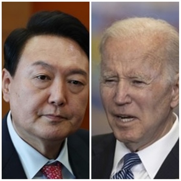 윤석열 대통령 당선인(왼쪽)이 취임 후 11일만인 오는 5월 21일 방한하는 조 바이든 미국 대통령과 서울에서 한미 정상회담을 갖는다.(사진=EPA연합뉴스)