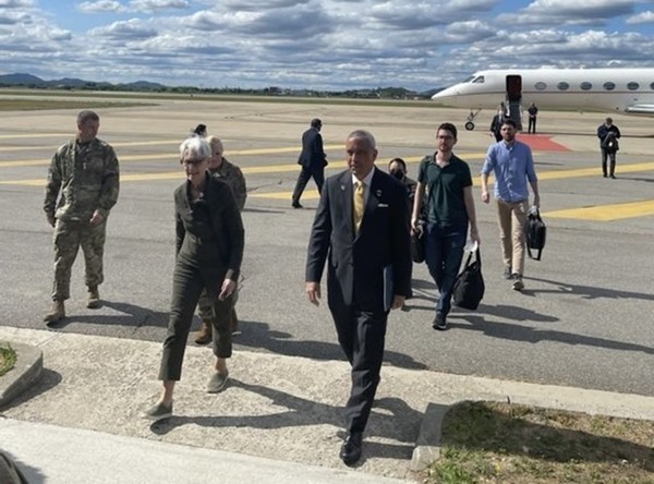 웬디 셔먼 미국 국무부 부장관이 한미일 외교차관 협의회 참석을 위해 6일 방한했다고 주한 미국대사관이 6일 트워터를 통해 전했다. (사진=주한 미국대사관 트위터 갈무리)