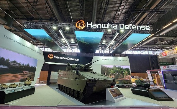 6월 13일~17일(현지시간) 열리는 유로사토리(Eurosatory) 2022에 전시된 레드백 장갑차 모습. (사진=한화디펜스 제공) 
