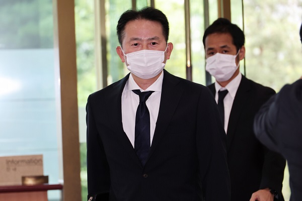 일본 정부가 올해 '방위백서'를 통해 독도 영유권 주장을 18년째 되풀이 한 가운데 하야시 마코토 주한일본대사관 정무공사가 22일 서울 종로구 외교부로 초치되고 있다. (사진=연합뉴스)