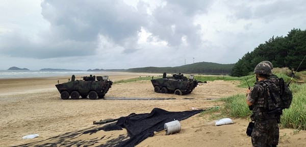 육군 32사단 장병들이 9일 충남 태안‧보령 일대에서 대상륙 작전‧지속지원 실기동훈련(FTX)을 전개하고 있다. (사진=육군 32사단 제공)
