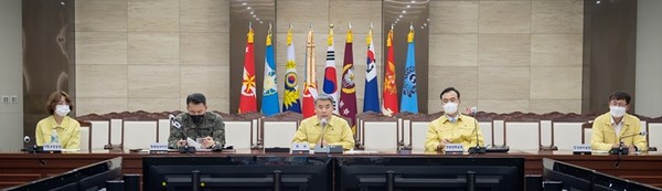 이종섭 국방부 장관이 10일 국방부에서 화상으로 열린 ‘전군 주요지휘관 회의’를 주관하고 있다.(사진=국방부 제공)