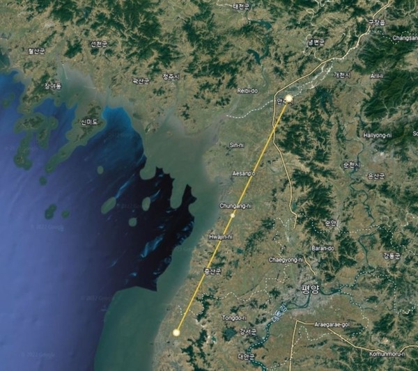 북한 평안남도 안주와 온천은 직선 거리로 약 90㎞ 가량 떨어져 있는 곳이다.(출처=구글 위성 지도)