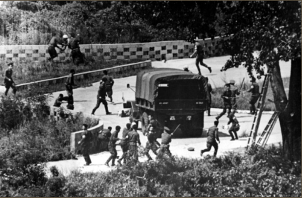 지난 1976년 8월 18일 북한군에 의한 도끼만행사건 발생 당시 현장 모습.(자료 사진=유엔군사령부 제공)