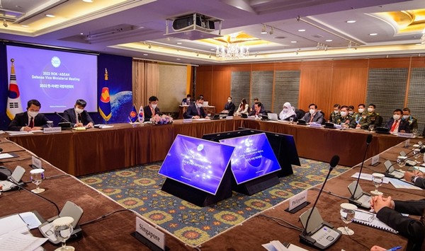 신범철 국방부 차관이 6일 서울 중구 롯데호텔에서 열린 ‘2022 한-아세안 국방차관회의’를 주재하고 있다.(사진=국방부 제공)