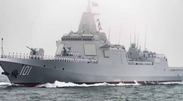 중국 해군의 최신예 유도탄 구축함 055형 난창(南昌)함.(자료 사진=홍콩 사우스차이나모닝포스트 홈페이지 갈무리)