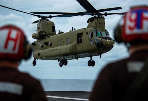 미국 국방부가 28일 공개한 동해상에서 진행 중인 한미 연합해상훈련 로널드 레이건함 함상 비행작전.(사진=미국 국방부 제공)