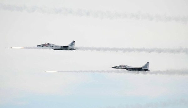 북한 공군 전투기들의 훈련 비행 장면.(자료 사진=조선중앙통신 연합뉴스)