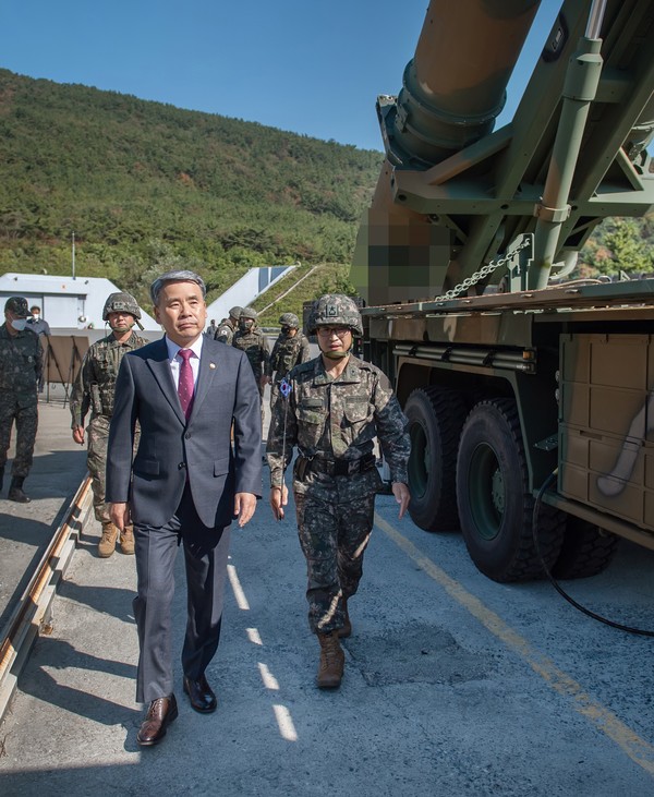 이종섭 국방부 장관이 20일 오후 육군 미사일전략사령부 예하부대를 방문해 현장점검을 하고 있다.(사진=국방부 제공)