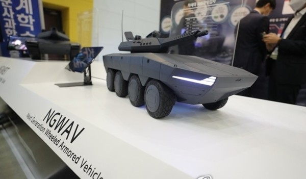 현대로템의 차세대 전차 모형.